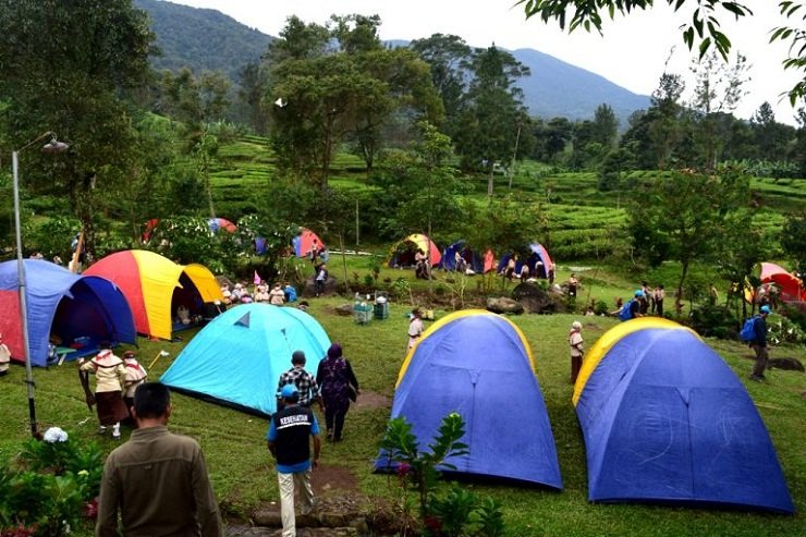 daerah dataran tinggi yang biasa di jadikan sebagai tempat perkemahan